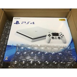 プレイステーション4(PlayStation4)の新品 PlayStation4 グレイシャー・ホワイト 500GB(家庭用ゲーム機本体)