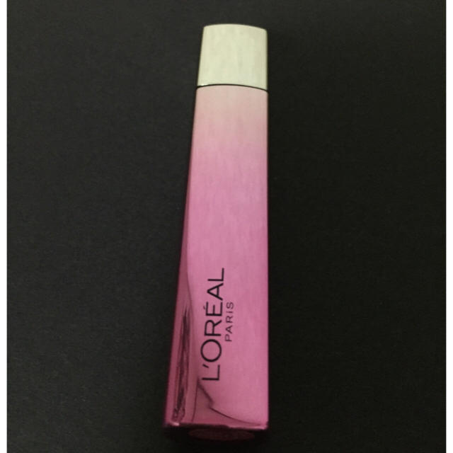 L'Oreal Paris(ロレアルパリ)の【新品】ロレアル ユイルカレス806 コスメ/美容のベースメイク/化粧品(リップグロス)の商品写真