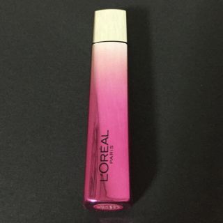 ロレアルパリ(L'Oreal Paris)の【新品】ロレアル ユイルカレス807(リップグロス)