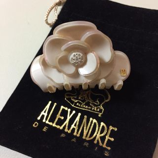 アレクサンドルドゥパリ(Alexandre de Paris)の美品☆アレクサンドルドゥパリ☆カメリア クリップ☆ベージュ(バレッタ/ヘアクリップ)