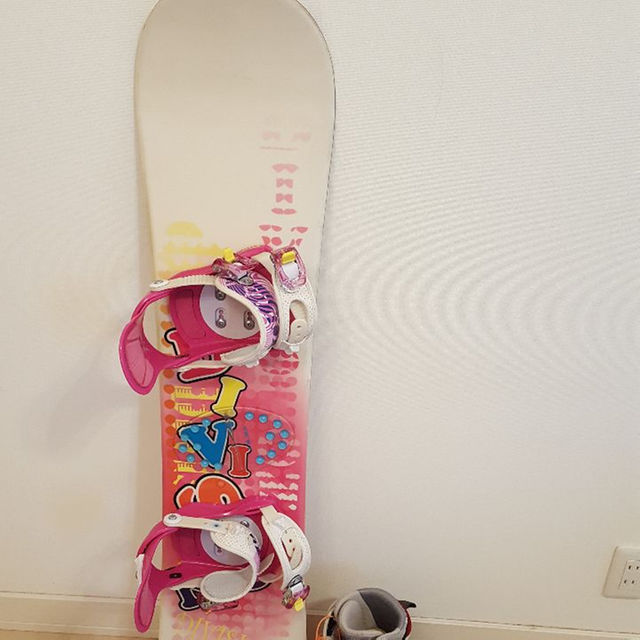 子供スノーボード119㎝3点セット スポーツ/アウトドアのスノーボード(その他)の商品写真