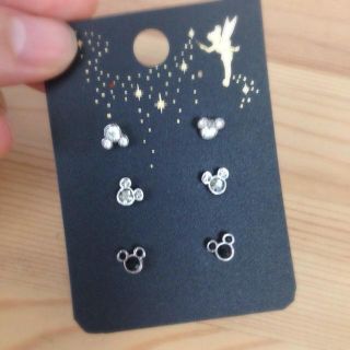 ディズニー(Disney)の♡ミッキー キラキラピアス♡(ピアス)