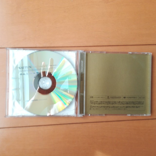 KAT-TUN(カトゥーン)のKAT-TUN DVD/CD Love yourself 君が嫌いな君が好き エンタメ/ホビーのDVD/ブルーレイ(ミュージック)の商品写真