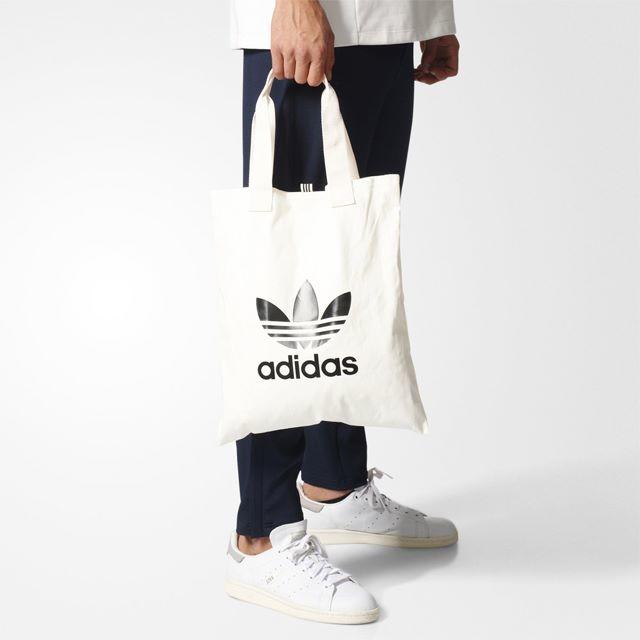 adidas(アディダス)の【新品・即発送OK】adidas オリジナルス ショッパーバック 白 ホワイト メンズのバッグ(トートバッグ)の商品写真