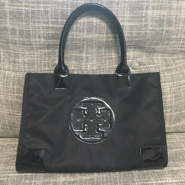 Tory Burch(トリーバーチ)の美品！！トリーバーチ トートバック 黒 ミニ レディースのバッグ(トートバッグ)の商品写真