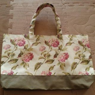 ローラアシュレイ(LAURA ASHLEY)のみずりん様専用☆ローラアシュレイ　トートバッグ　B4(トートバッグ)