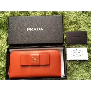 プラダ(PRADA)のぴーさま専用【正規品！証明書付き】レアカラー！プラダ・大人気リボン長財布(財布)