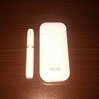 アイコス(IQOS)の☆iQOS アイコス 本体☆白 美品(タバコグッズ)