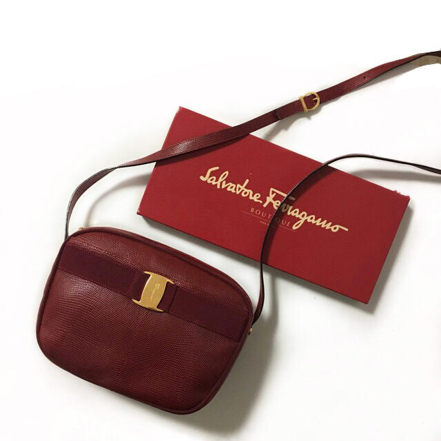 品質を保証 美品♡レア♡フェラガモ♡ヴァラ♡リザード♡オールレザー 品質を保証 美品♡レア♡フェラガモ♡ヴァラ♡リザード♡オールレザー