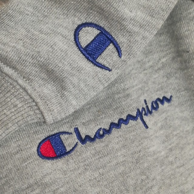 Champion(チャンピオン)のチャンピオン 新品 150  パーカー 裏毛 キッズ/ベビー/マタニティのキッズ服男の子用(90cm~)(ジャケット/上着)の商品写真