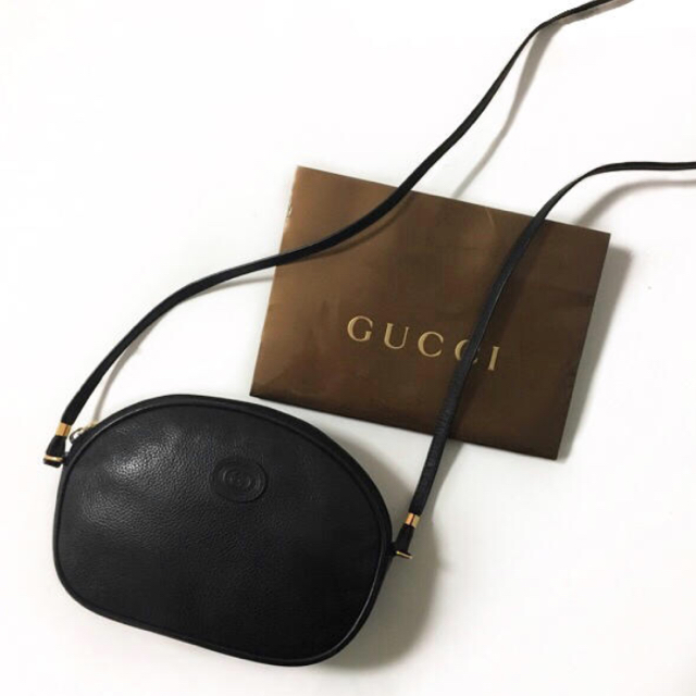 美品♡レア♡グッチ♡ロゴプレートつき♡レザーショルダーバッグ♡型押し-