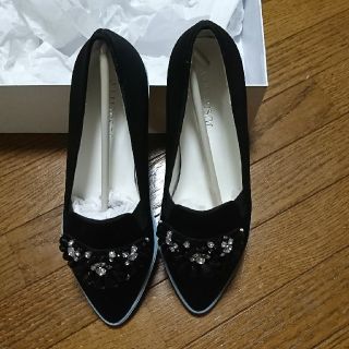 ジャスグリッティー(JUSGLITTY)の【値下げ】新品ジャスグリッティー  ビジューつきシューズ(ハイヒール/パンプス)