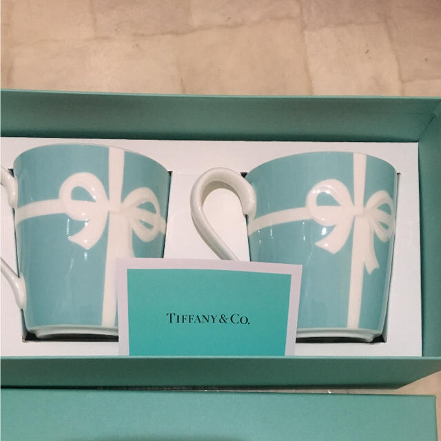 Tiffany & Co.(ティファニー)の［新品未使用］ティファニー マグカップ（ペアセット） インテリア/住まい/日用品のキッチン/食器(グラス/カップ)の商品写真