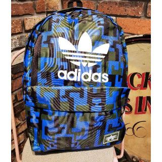 アディダス(adidas)の「新品」adidas アディダス 三つ葉 デジカモ柄 リュック・青系/男女兼用(リュック/バックパック)