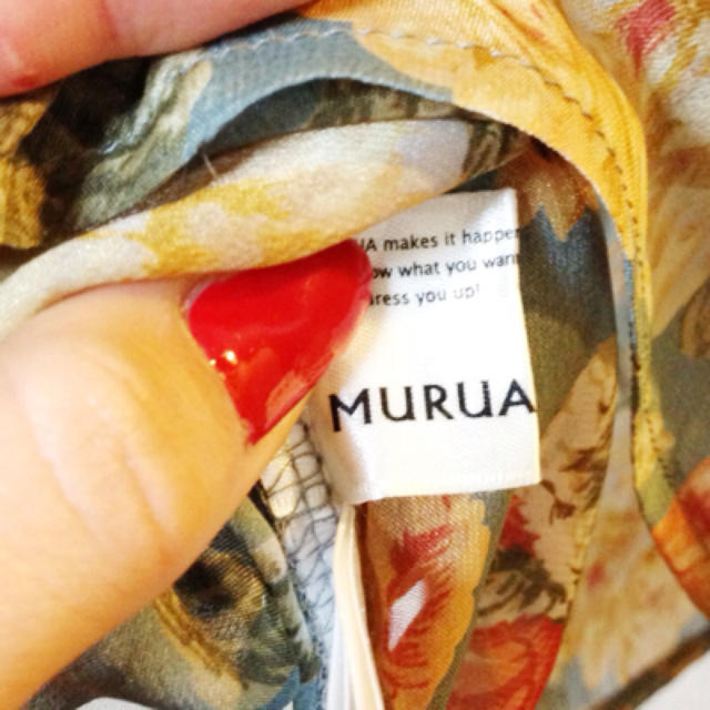 MURUA(ムルーア)のMURUAレイヤードスリーブ花柄シフォン レディースのトップス(Tシャツ(半袖/袖なし))の商品写真