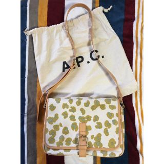 アーペーセー(A.P.C)の【最終値下げ】A.P.C.レオパード ショルダーバッグ(ショルダーバッグ)