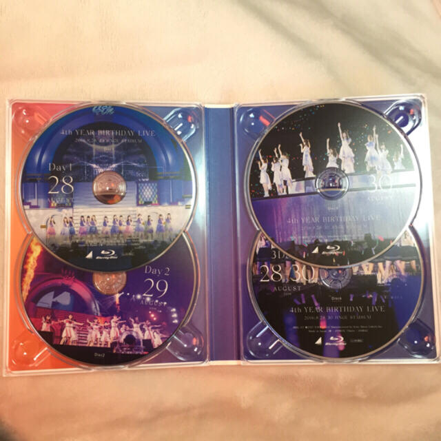 乃木坂46(ノギザカフォーティーシックス)の乃木坂46 4th YEAR BIRTHDAY LIVE Blu-ray エンタメ/ホビーのDVD/ブルーレイ(ミュージック)の商品写真