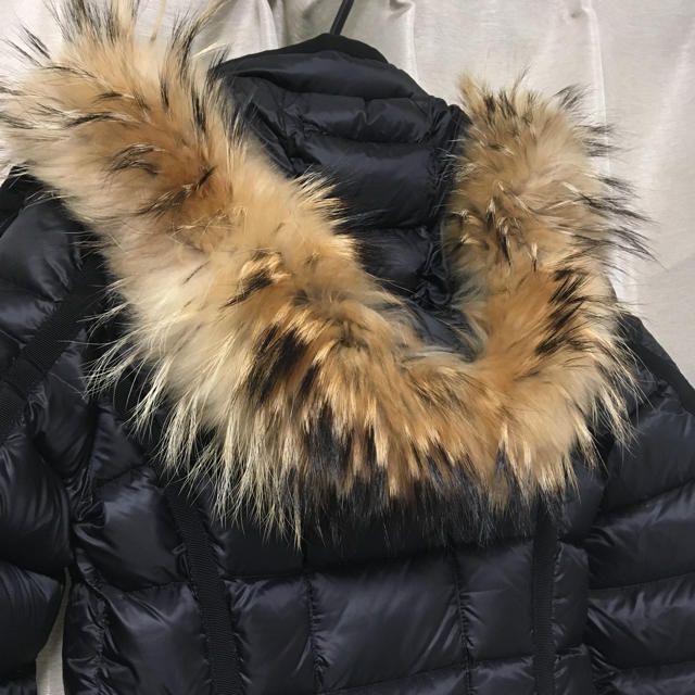 MONCLER(モンクレール)の【国内正規品】エルミファー◆MONCLER◆HERMIFUR size 00  レディースのジャケット/アウター(ダウンコート)の商品写真