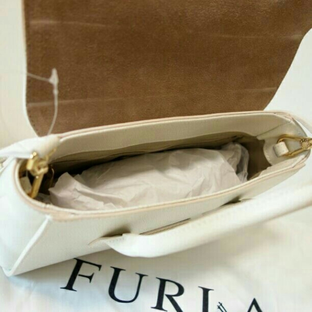 Furla - 【新品未使用】フルラ メトロポリス Sサッチェル Furla 本物の
