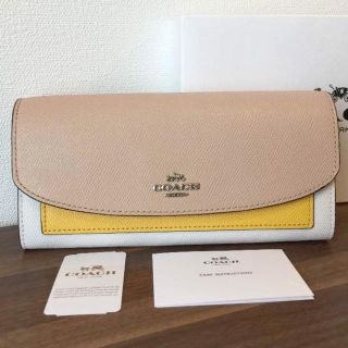 コーチ(COACH)のCOACH コーチ バナナ 黄色 チョーク ベージュ カラーブロック 長財布(財布)