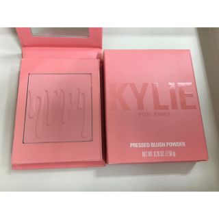 カイリーコスメティックス(Kylie Cosmetics)のKylie Cosmetics BLUSH チーク BARELY LEGAL(チーク)