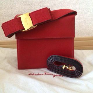 フェラガモ(Ferragamo)のフェラガモ 2wayバック 赤 美品(ショルダーバッグ)