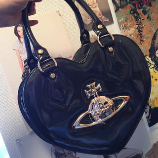 Vivienne Westwood - エナメルハートバッグ ブラックの通販 by 値下げ ...