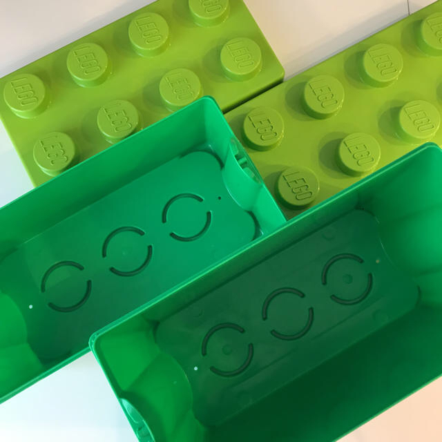 Lego(レゴ)の値下げしました！LEGO duplo 箱だけ ※中身はありません 2つセット キッズ/ベビー/マタニティの寝具/家具(収納/チェスト)の商品写真