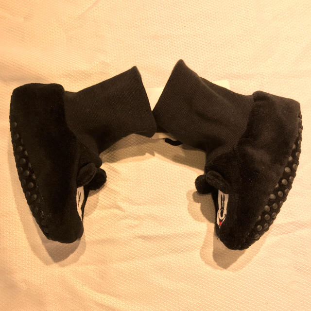 H&M(エイチアンドエム)のミッキー 黒あったかブーティー  18/19  11.5cm〜12.5cm キッズ/ベビー/マタニティのキッズ靴/シューズ(15cm~)(ブーツ)の商品写真