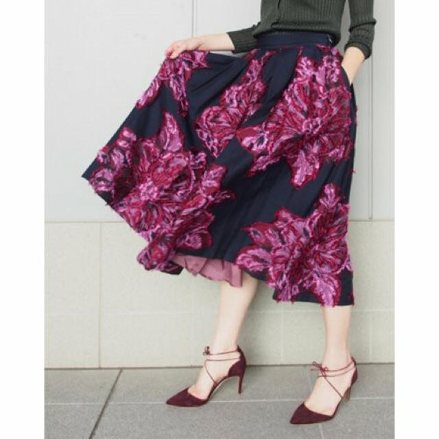 IENA(イエナ)のIENA LA BOUCLE フラワージャカードスカート レディースのスカート(ひざ丈スカート)の商品写真