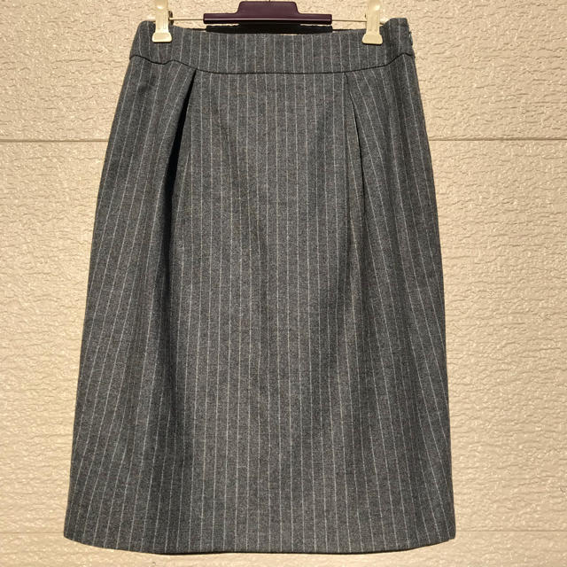 Max Mara(マックスマーラ)の美品 MAXMARA スカート グレー 36 ストライプ マックスマーラ レディースのスカート(ひざ丈スカート)の商品写真