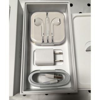 アイフォーン(iPhone)のiPhone 付属品(ヘッドフォン/イヤフォン)