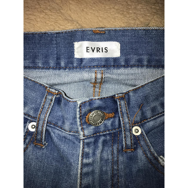 EVRIS(エヴリス)のEVRIS エヴリス バックスラッシュワイドデニムパンツ レディースのパンツ(デニム/ジーンズ)の商品写真