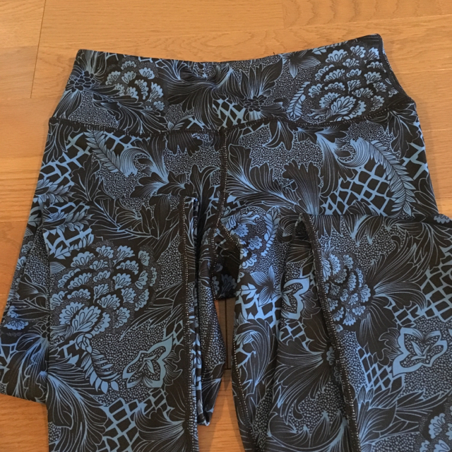 lululemon(ルルレモン)のlululemon pants size6 *outlet* スポーツ/アウトドアのトレーニング/エクササイズ(ヨガ)の商品写真