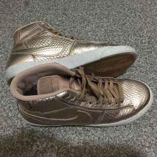 ナイキ(NIKE)のNIKEハイカットスニーカー(ピンクゴールド)(スニーカー)