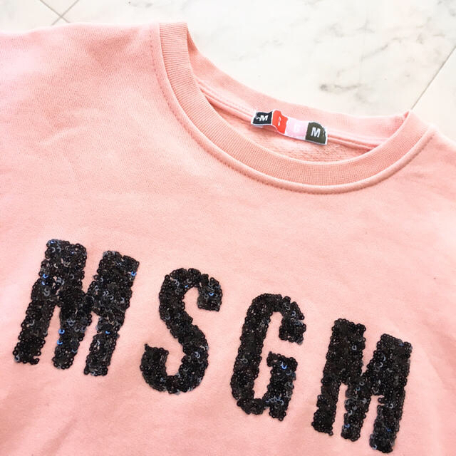 MSGM(エムエスジイエム)のMSGM☆スパンコールロゴ スウェット ピンク レディースのトップス(トレーナー/スウェット)の商品写真