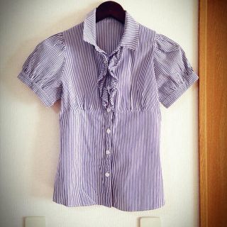 値下げ！ストライプフリルシャツ(シャツ/ブラウス(半袖/袖なし))