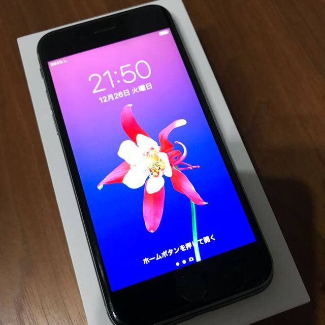 Apple(アップル)のiPhone6s 128GB SIMフリー, Space Gray スマホ/家電/カメラのスマートフォン/携帯電話(スマートフォン本体)の商品写真