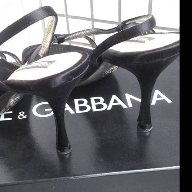 DOLCE&GABBANA(ドルチェアンドガッバーナ)の最終値下げ中✨美品ドルガバサテン地ヒール👠 レディースの靴/シューズ(サンダル)の商品写真