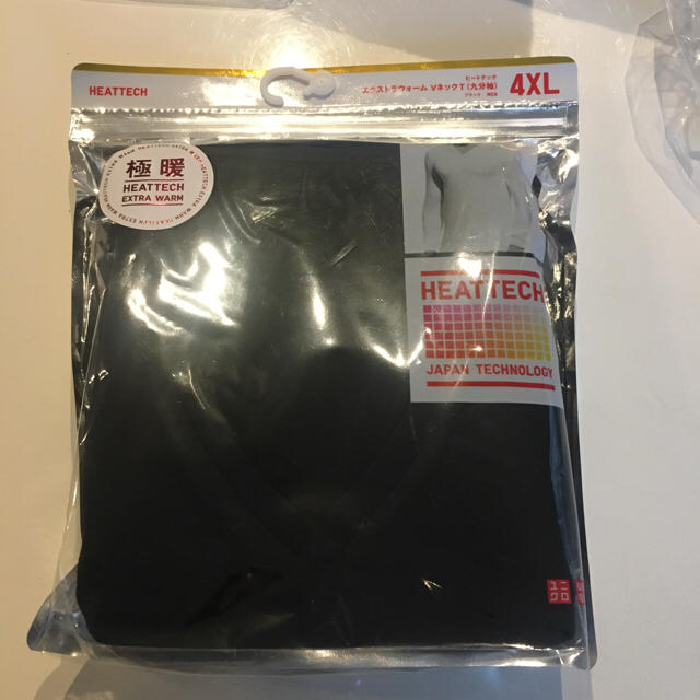 UNIQLO(ユニクロ)の【新品】メンズ ヒートテック 4XL 極暖 VネックT 九部袖 メンズのトップス(Tシャツ/カットソー(七分/長袖))の商品写真