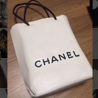 シャネル(CHANEL)のCHANEL 紙袋風バッグ(ハンドバッグ)