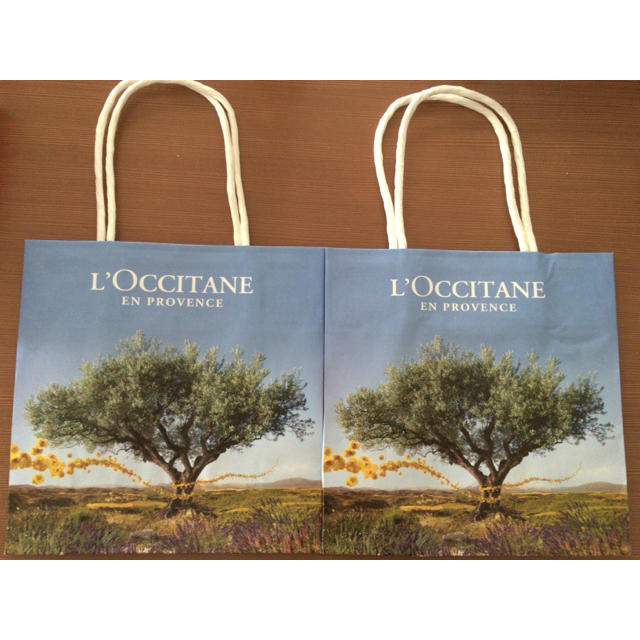 L'OCCITANE(ロクシタン)のロクシタン 紙袋 2枚セット☆送料無料 レディースのバッグ(ショップ袋)の商品写真