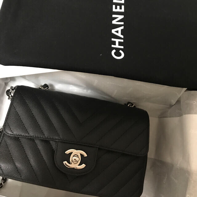 CHANELキャビアスキンショルダーバック