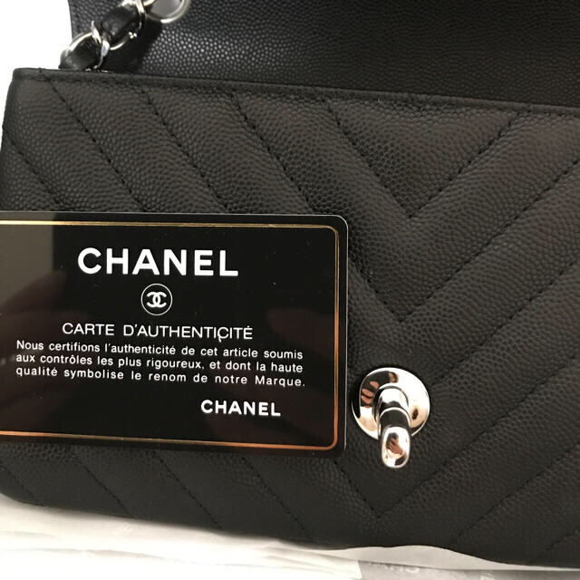 CHANELキャビアスキンショルダーバック