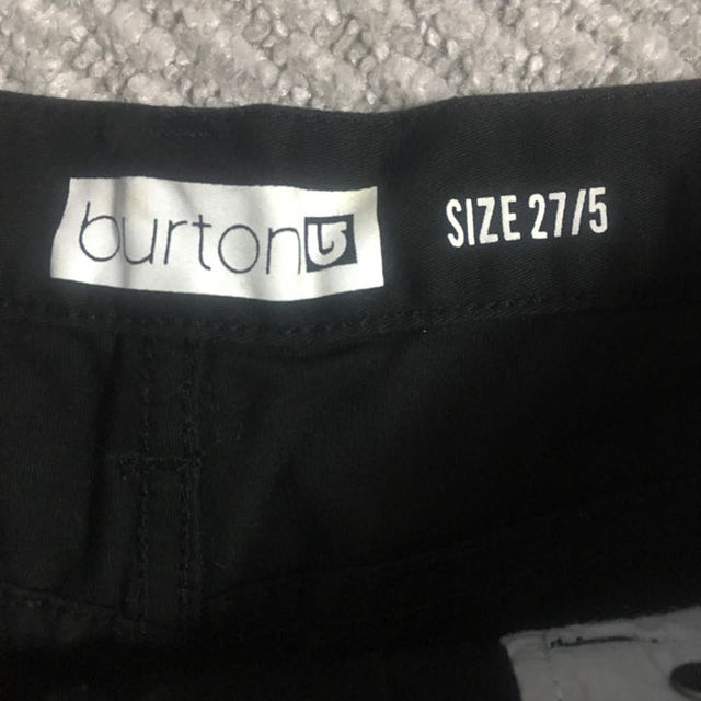 BURTON(バートン)の新品 BURTON ショートパンツ ストレッチ 27サイズ レディースのパンツ(ショートパンツ)の商品写真