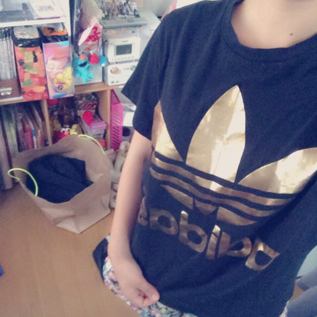 adidas(アディダス)のadidas originals レディースのトップス(Tシャツ(半袖/袖なし))の商品写真