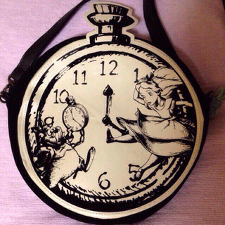 ディズニー(Disney)のアリス ♡ 時計型ショルダーバッグ(ショルダーバッグ)