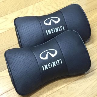 ニッサン(日産)のインフィニティ INFINITI ネックパッド 【美品】(車内アクセサリ)