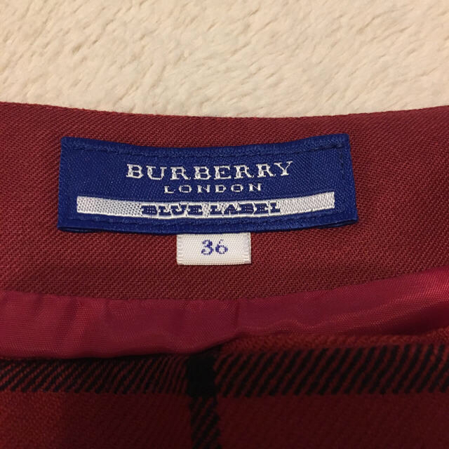 BURBERRY BLUE LABEL(バーバリーブルーレーベル)の値下げ！バーバリーブルーレーベル ウールスカート レッド レディースのスカート(ミニスカート)の商品写真