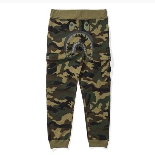 アベイシングエイプ(A BATHING APE)のape undefeated Mサイズ woodland camo 迷彩 パンツ(ワークパンツ/カーゴパンツ)